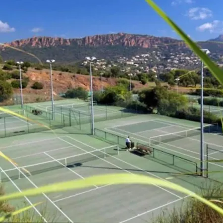 Διαμέρισμα Raphael - Cap Esterel- 5 Couchages- Parking Couvert